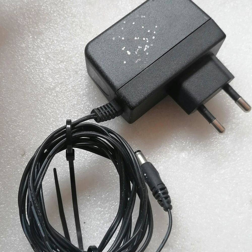 DVE 12V 1.5A电源适配器 DSA-15P-12