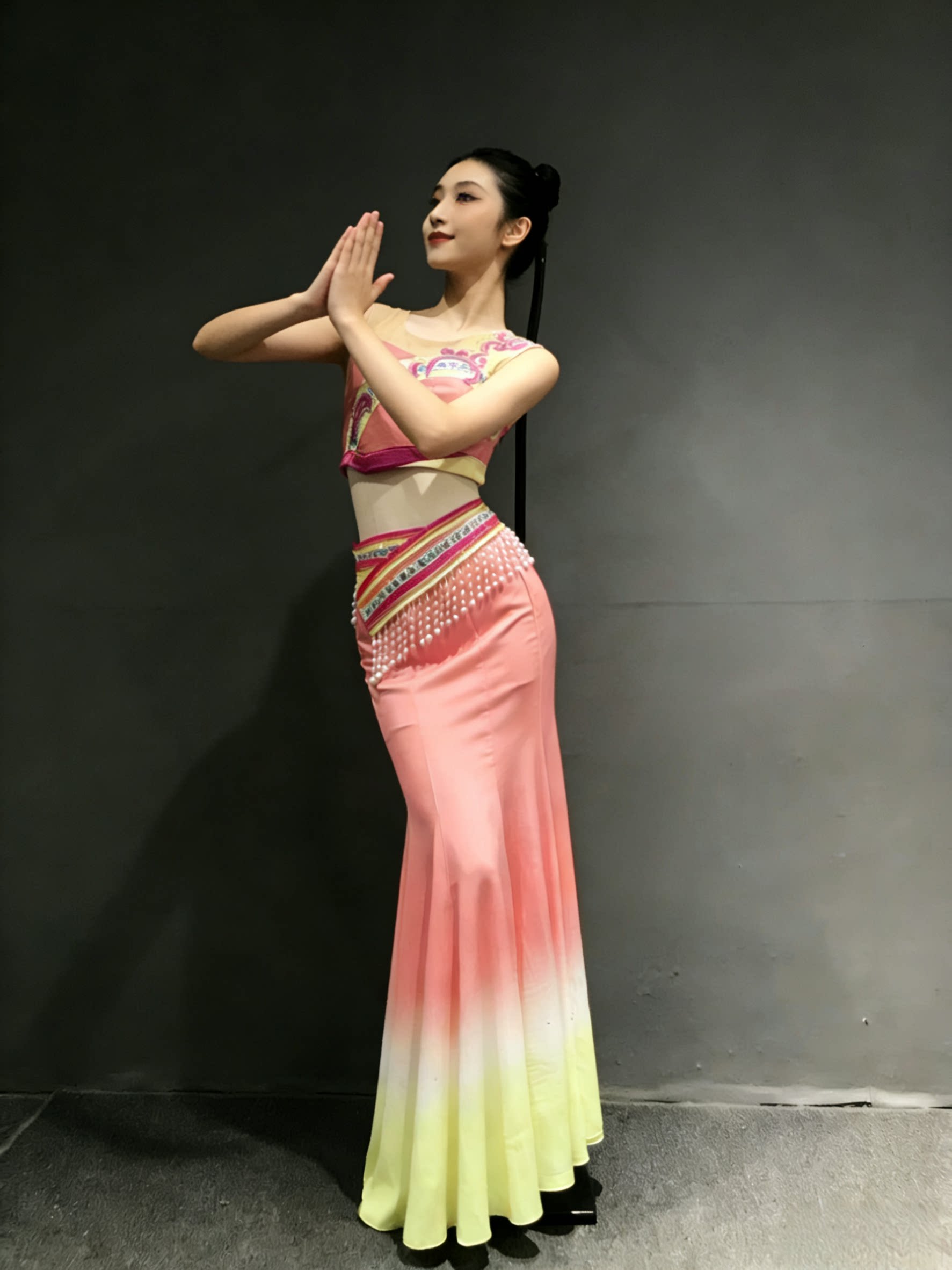 新款女丽影艺考剧目春述少数民族舞蹈服少儿傣族粉笠群舞般般入画