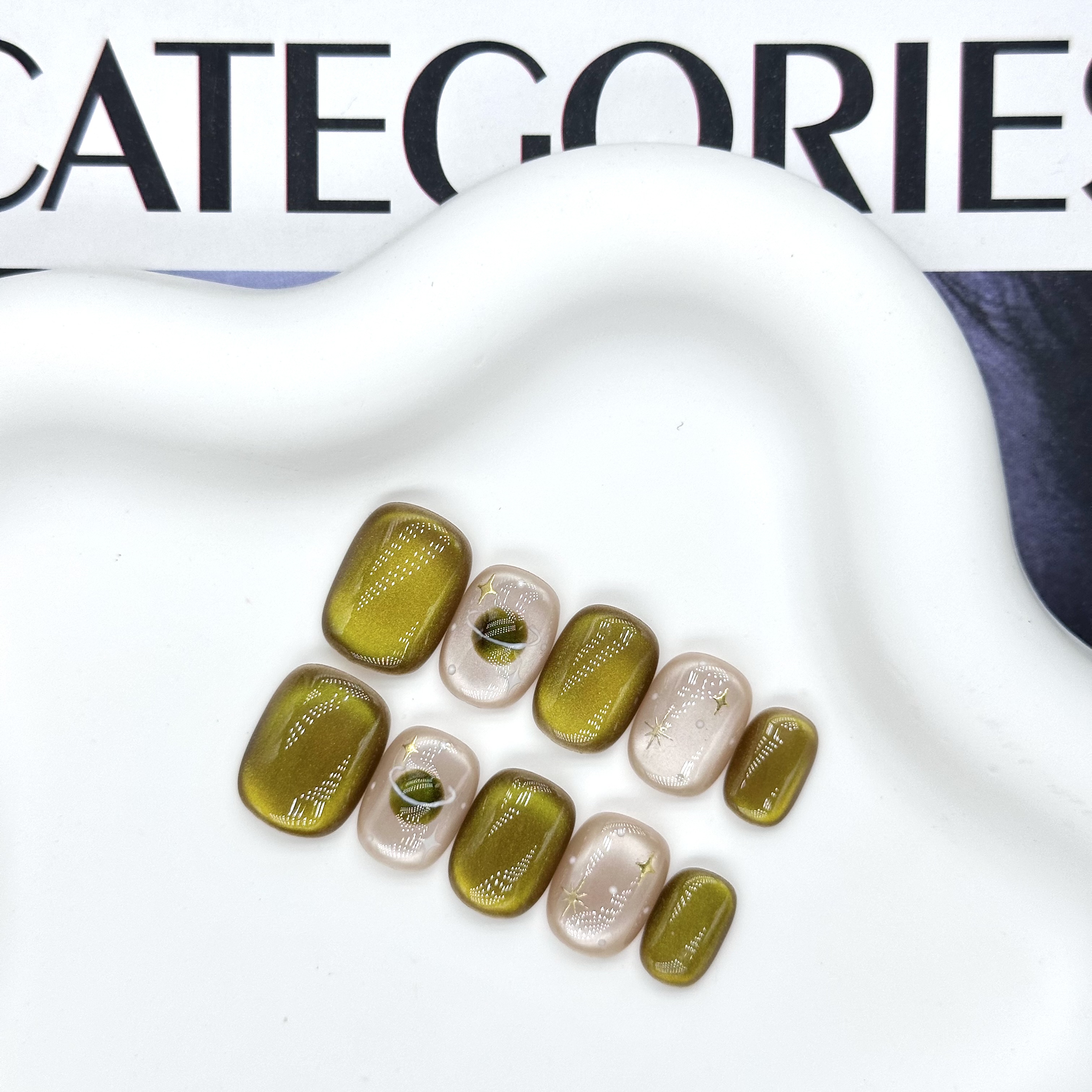 【星野绿踪】春夏清新显白橄榄绿猫眼手绘星球短款手工穿戴甲美甲