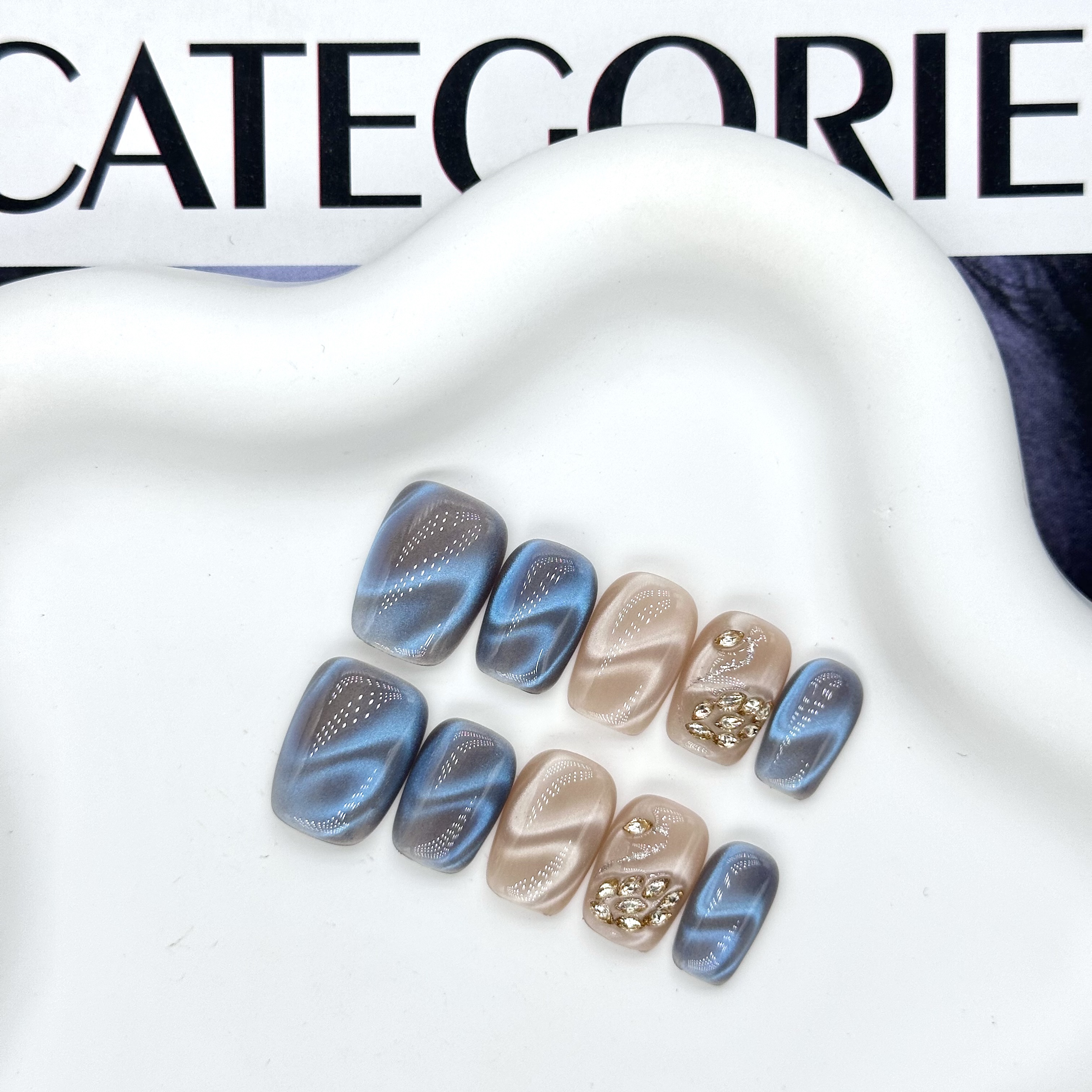 【天鹅湖畔】蓝色水光猫眼爆闪锆石天鹅显白精致短款纯手工穿戴甲