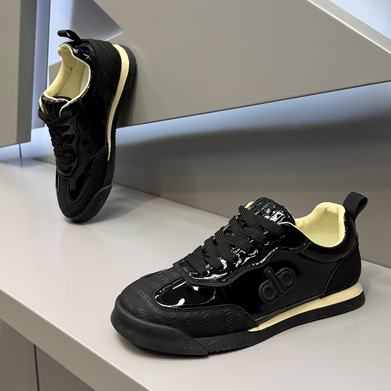 男鞋2025秋冬款时尚百搭软底低帮板鞋真皮亮面系带韩版爆款休闲鞋