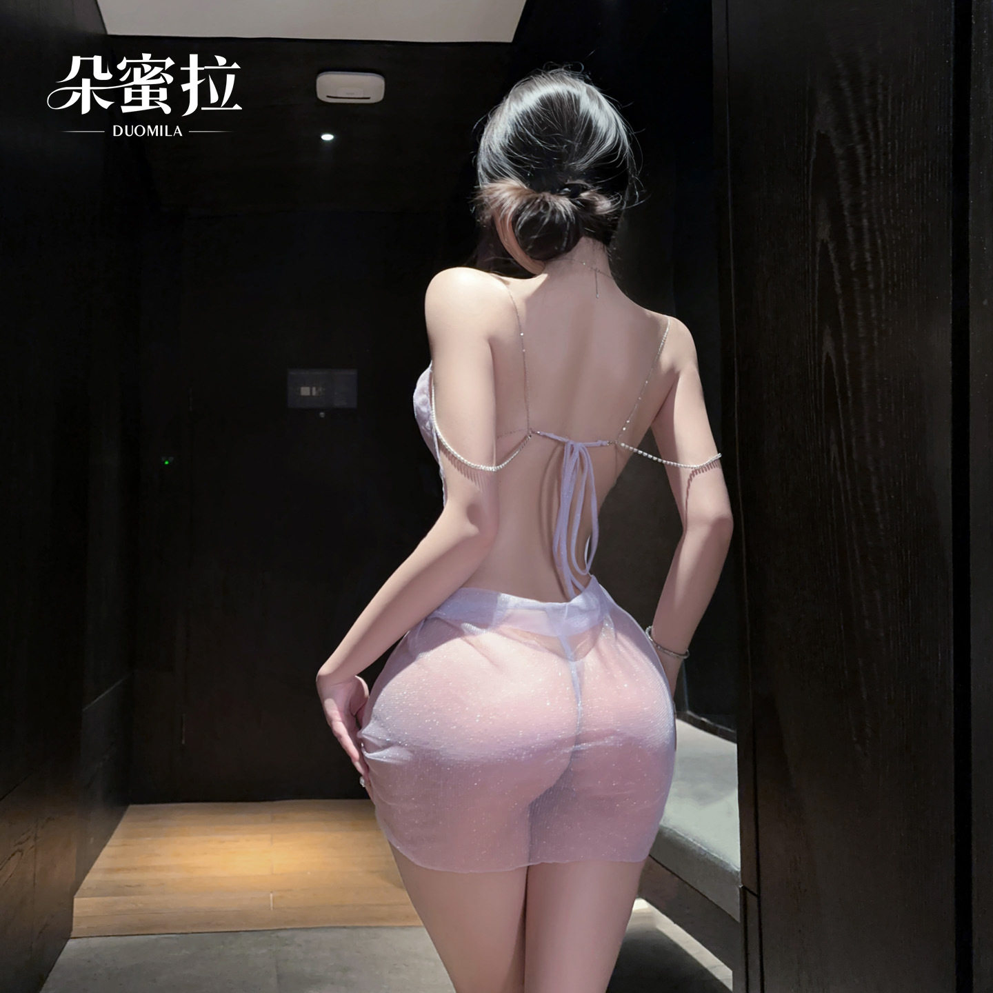 性感一字肩细闪全透露背睡裙