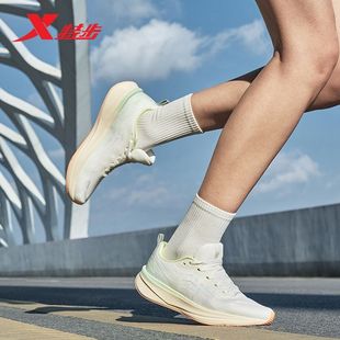 975218110006 网面透气软底女跑步鞋 特步飞速6.0跑鞋 女2025夏新品