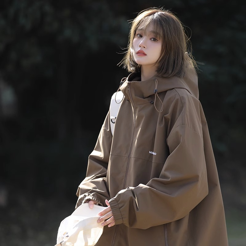 潮牌户外冲锋衣外套女2024春秋季新款大码短款防风登山旅游上衣服