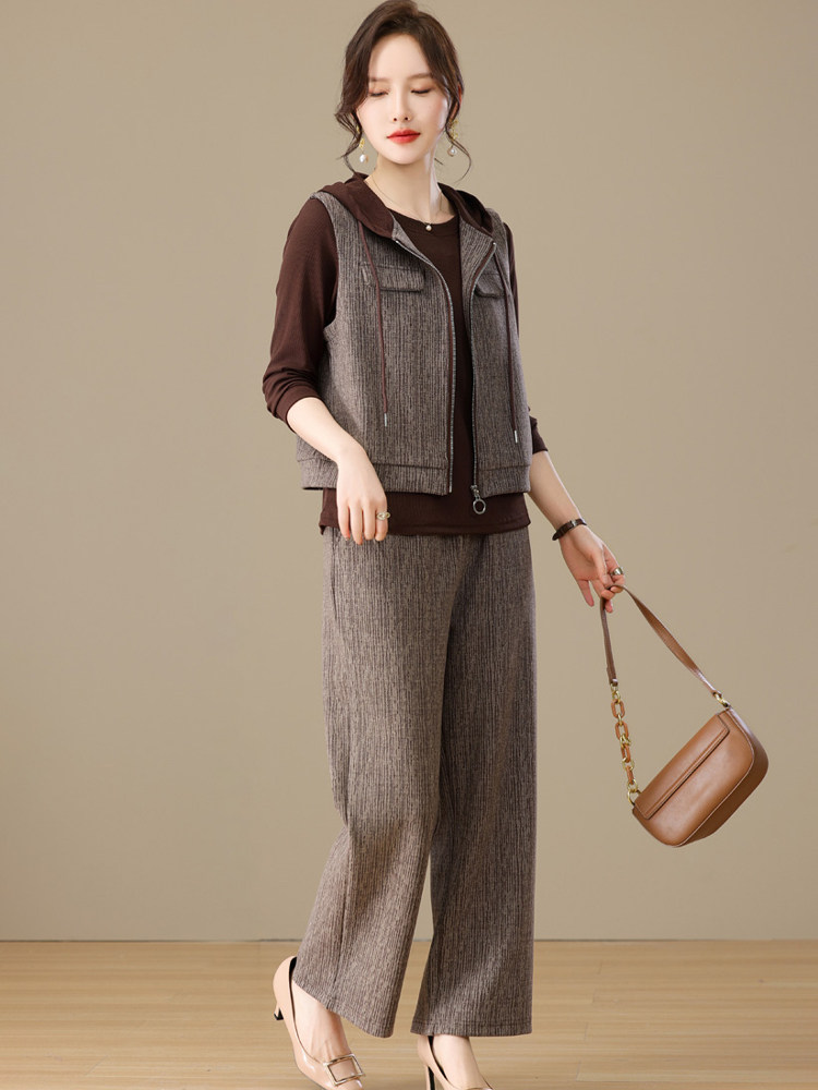 潮牌中年时尚运动套装女2025年春秋季新款中老年休闲运动服三件套