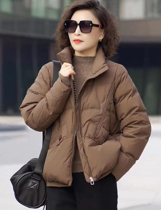 白鸭绒羽绒服女短款2024冬季新款轻薄时尚小个子立领面包服外套