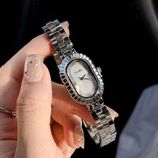 诗高迪链条小香风牙边女表复古韩版气质轻奢石英中古时尚女士手表