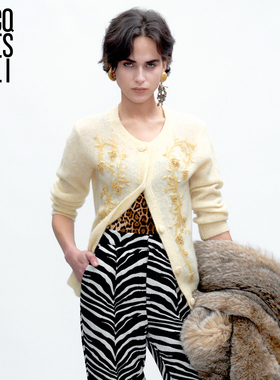 JACQUES WEI 2025新款秋冬米黄色手工花卉串珠羊毛针织开衫毛衣女