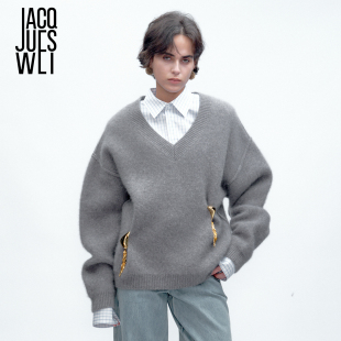 秋冬灰色金扣胸针设计V领羊毛针织衫 2025新品 毛衣女 WEI JACQUES