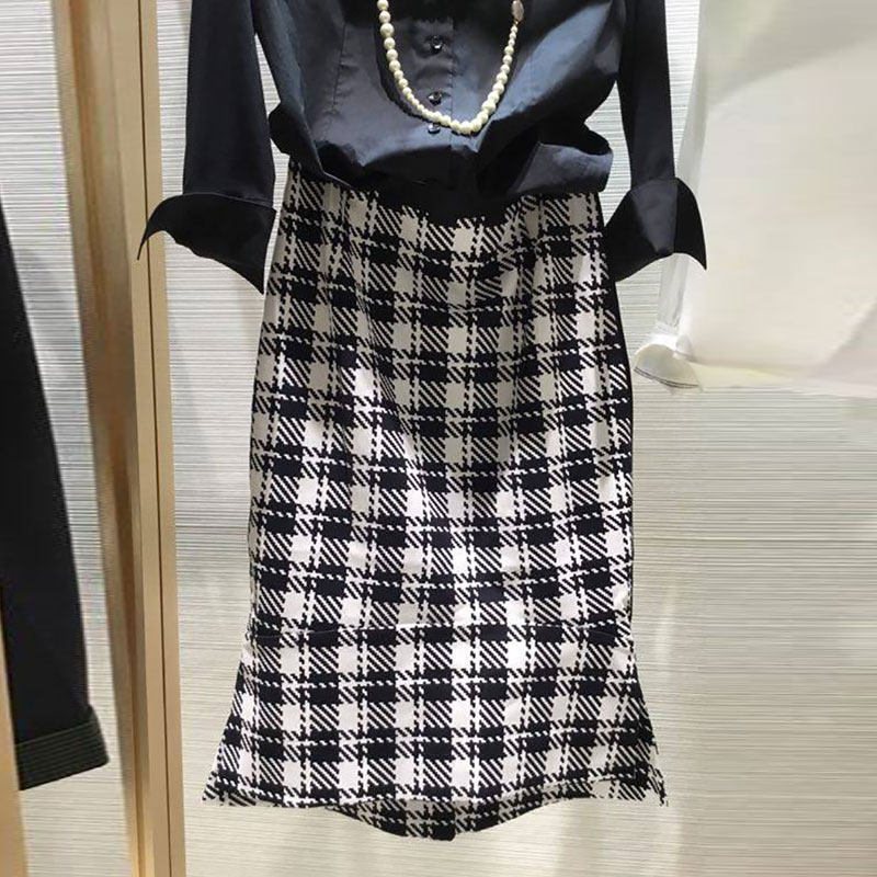 阿瑪施旗舰店官网女装2020春秋装新款高腰格子包臀开叉鱼尾半身裙