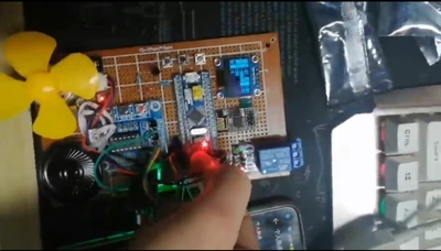 基于STM32的智能婴儿床设计含OneNET云控声控音乐温湿度联动