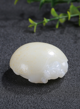 和田玉龙龟把件男女款白玉褐黄皮