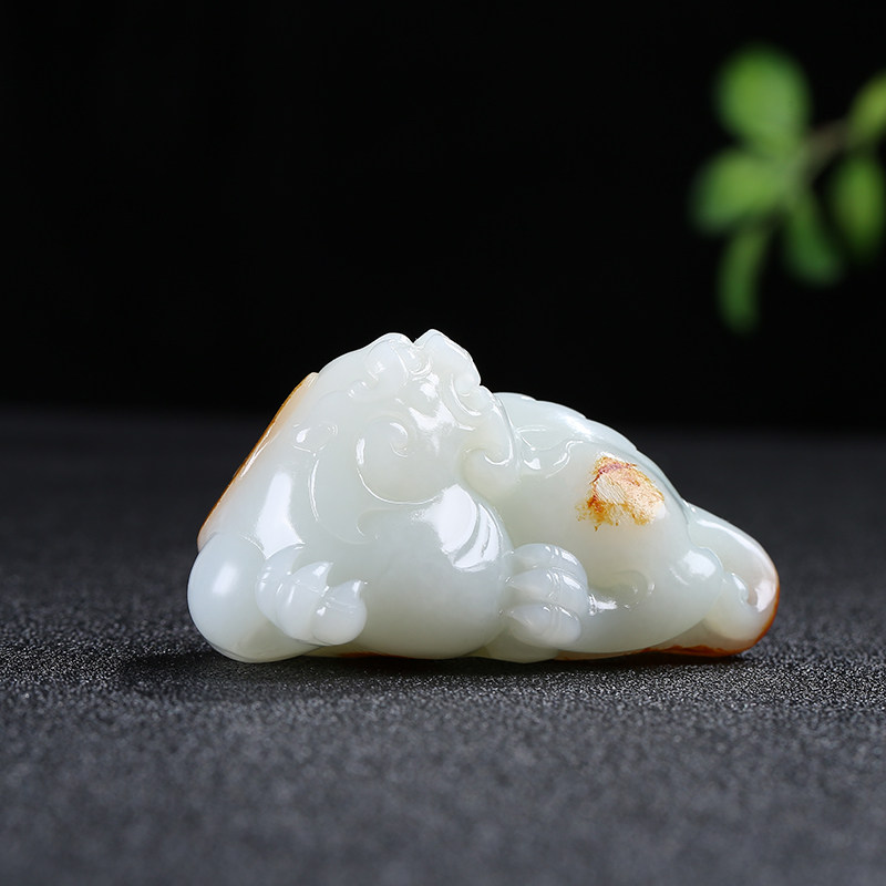 和田玉貔貅手把件男女款白玉黄皮