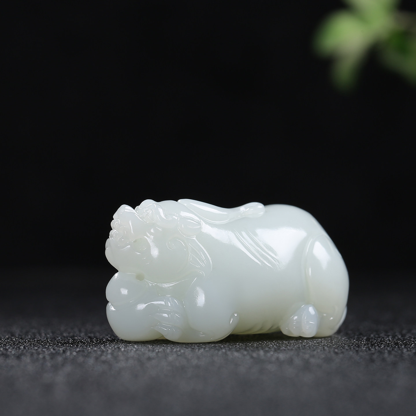 和田玉白玉瑞兽貔貅挂件玉石吊坠
