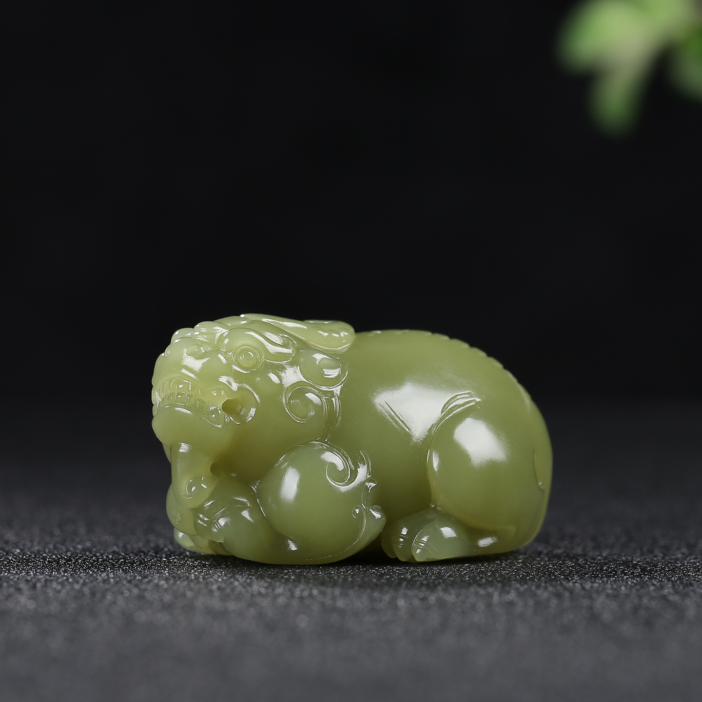 和田玉黄玉青黄貔貅挂件玉石吊坠