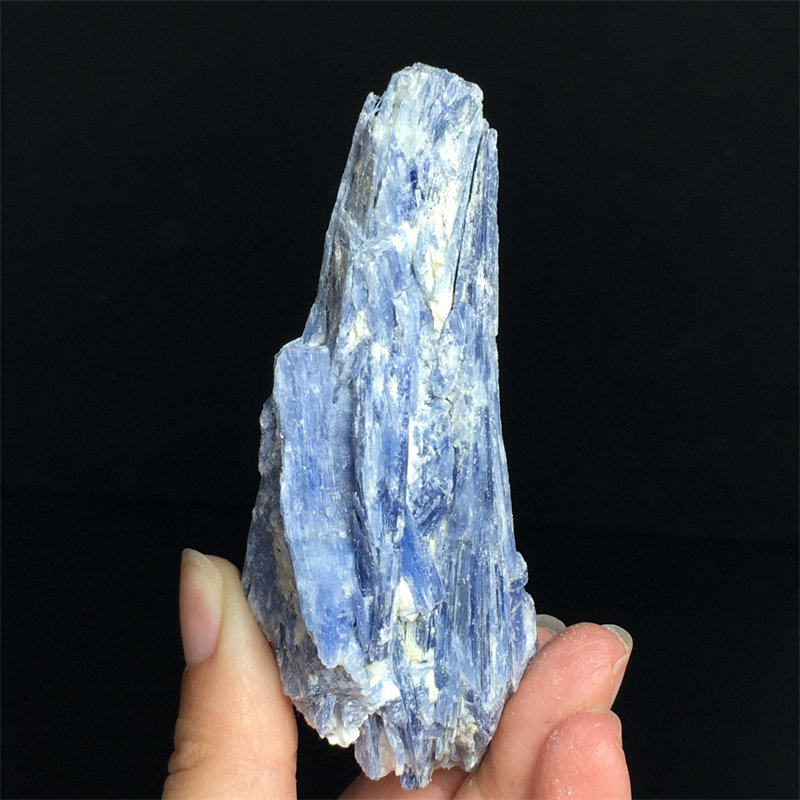 纯天然蓝晶石原石蓝绒晶毛料不规则奇石碎石矿物晶体科普教学摆件