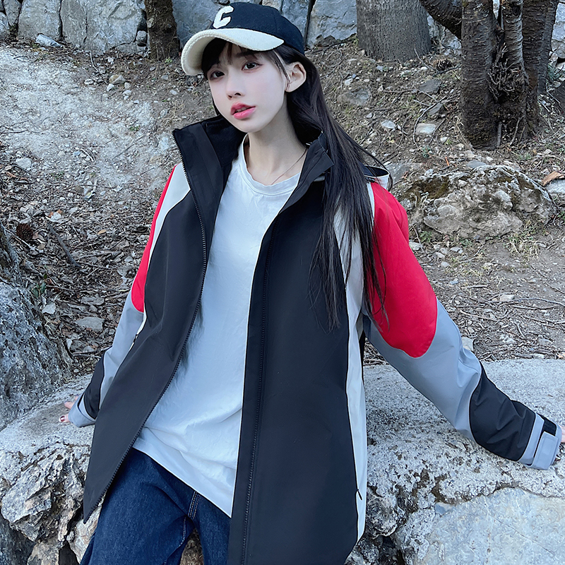 宽松版型，个性拼色，时尚潮流