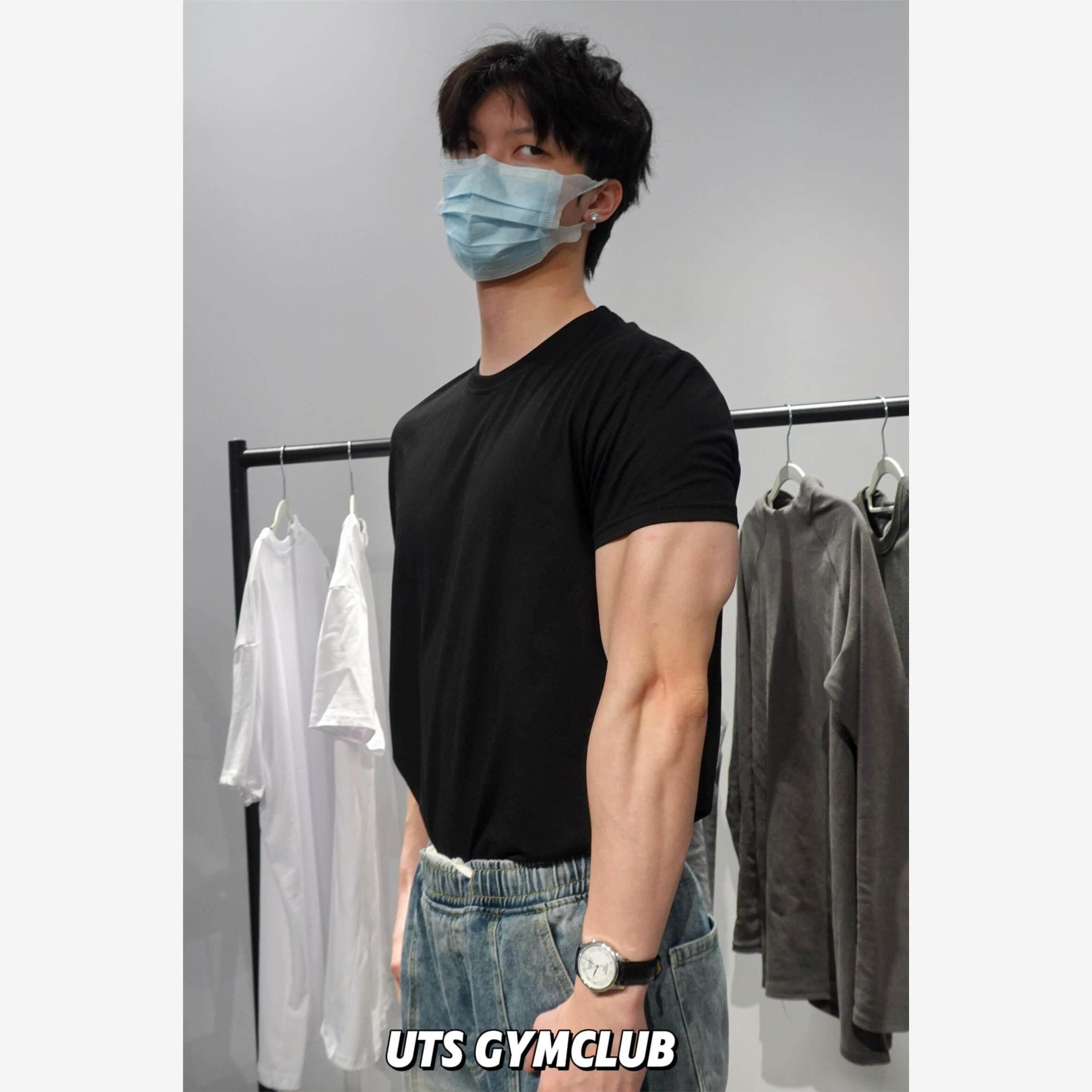 UTS 显身材收袖口短袖男款T恤训练健身小领口正肩版型