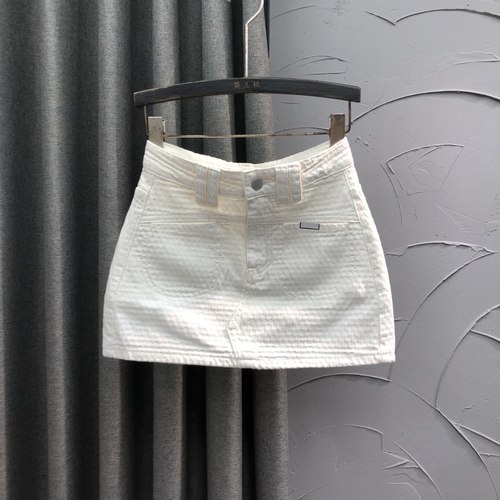 简兰顿短裙A字形百搭新品高腰