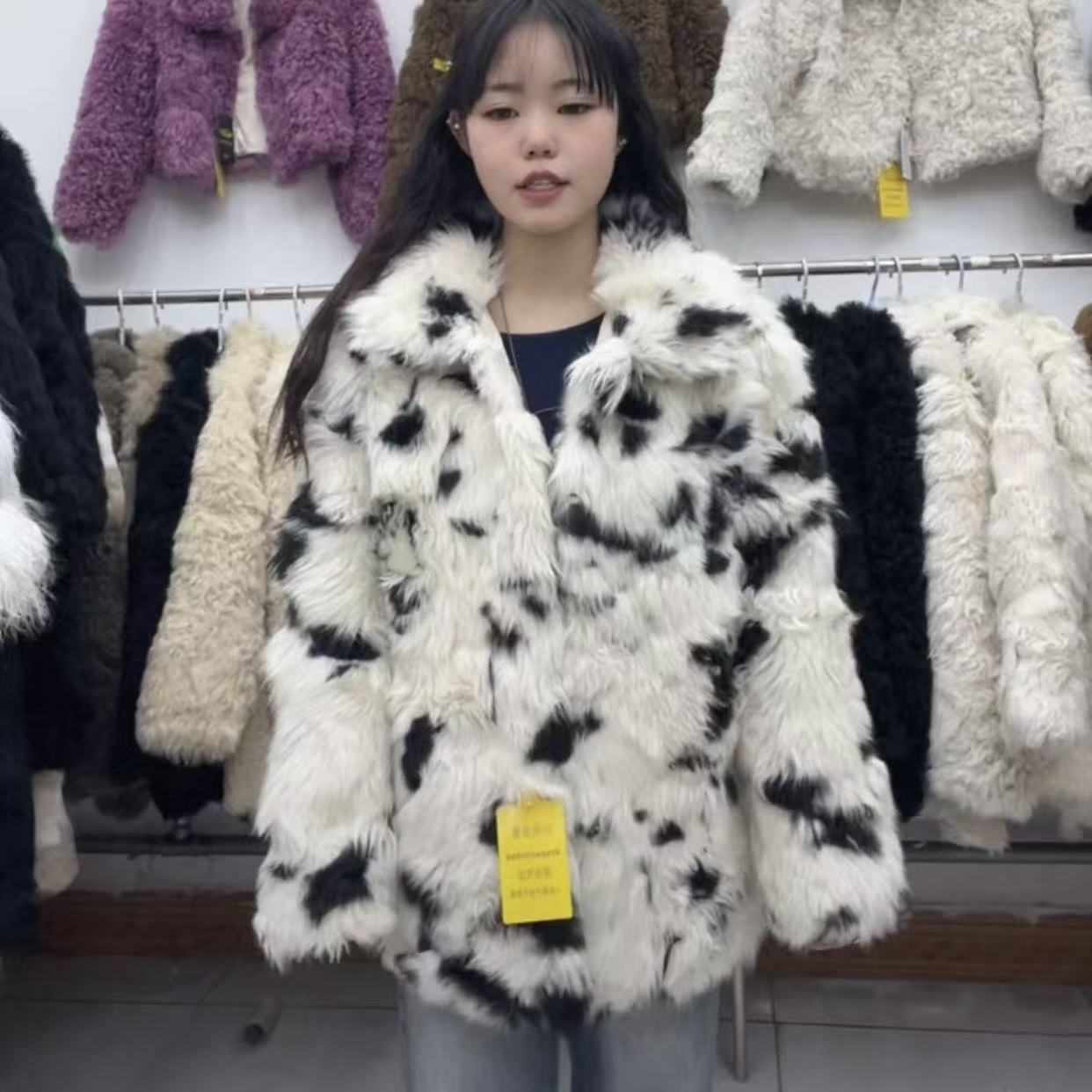 2025新款托斯卡纳羊皮毛一体大块皮拼接女士外套黑白花可立可翻领