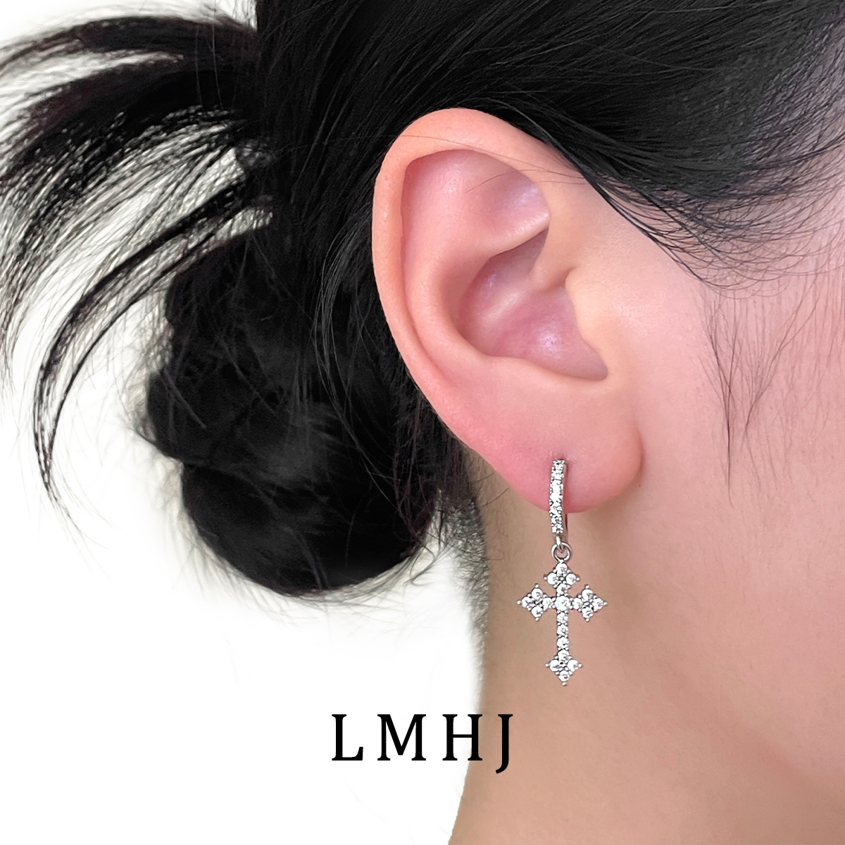 钛钢菱形十字架锆石耳环