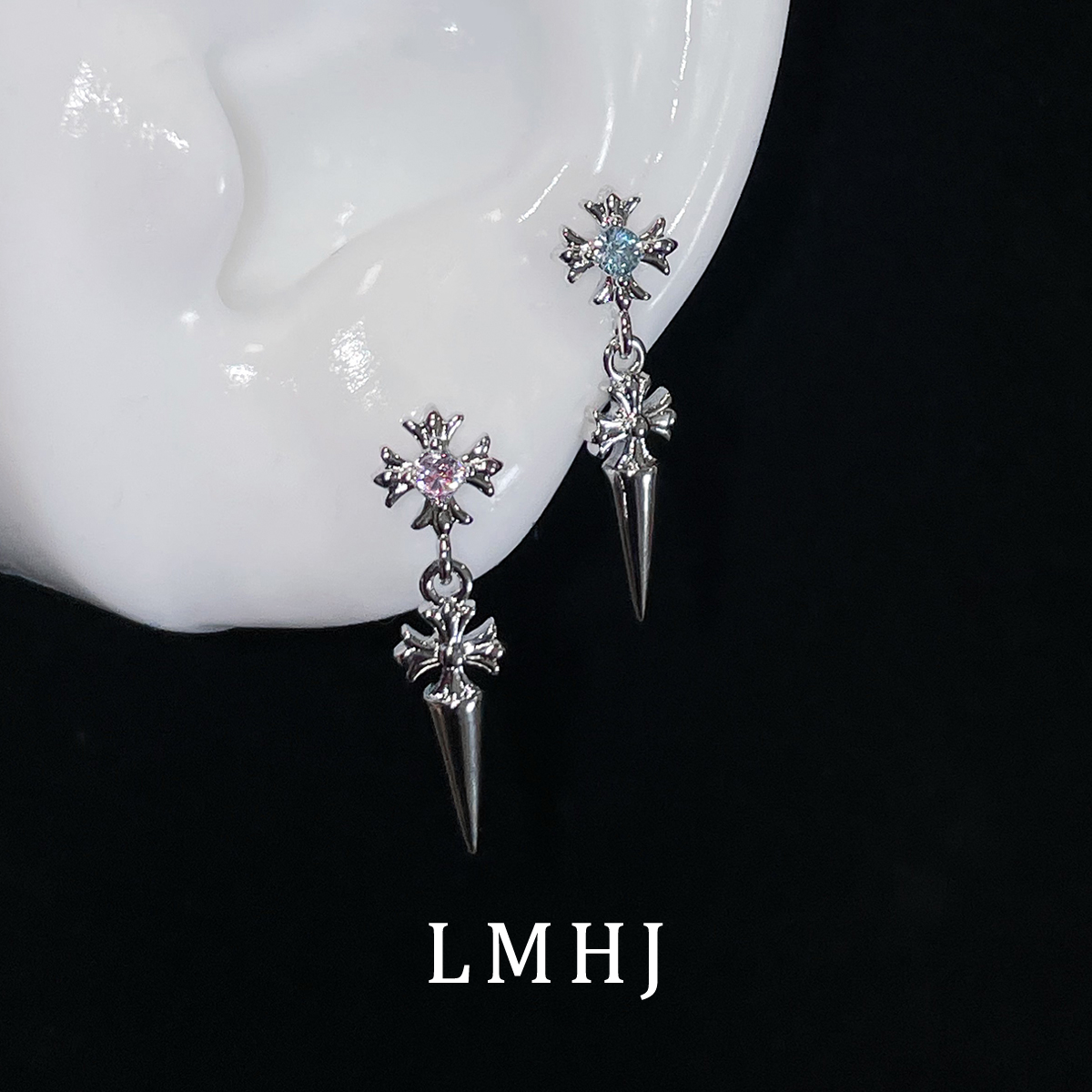 甜酷风蓝色锆石爆闪十字架耳钉