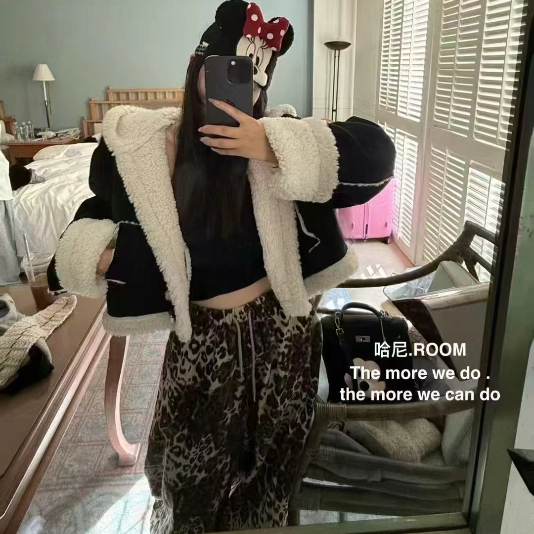 黑色韩式连帽皮毛一体短外套女冬