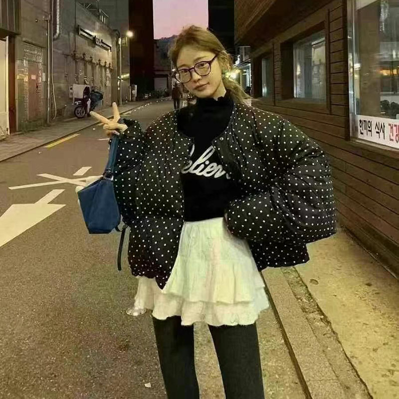 波点圆领轻薄白鸭绒羽绒服女