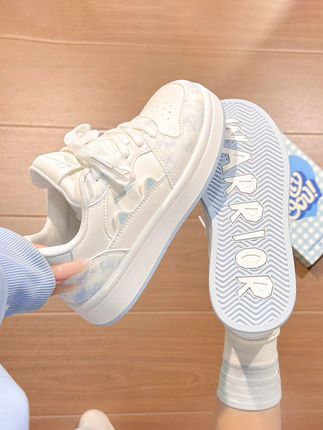 Pull-Back Fog Blue White Sneakers for Women, New Autumn Original Cartoon Sneakers, Thick-Soled Sports Shoes for Junior High School Students