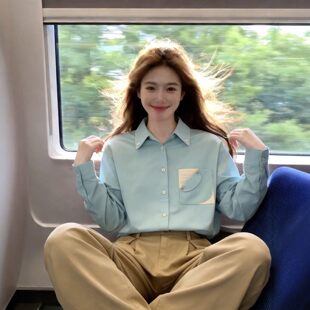 温柔风氛围感上衣 时尚 水蓝色撞色拼接口袋宽松衬衣衬衫 女2026春季