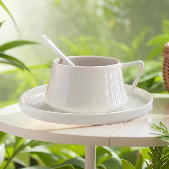 新款高级感骨瓷咖啡杯家用纯白陶瓷杯子精致下午茶杯碟套装带勺子