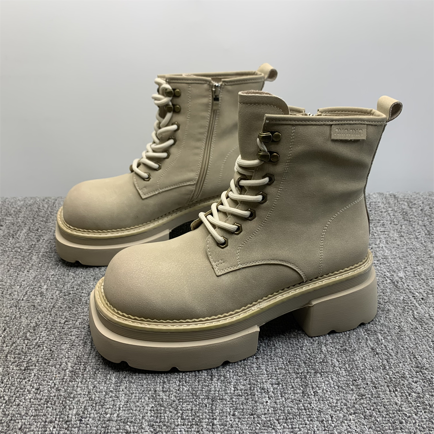 品牌撤柜处理39码厚底马丁靴女2025秋冬款侧拉链英伦风中筒机车靴