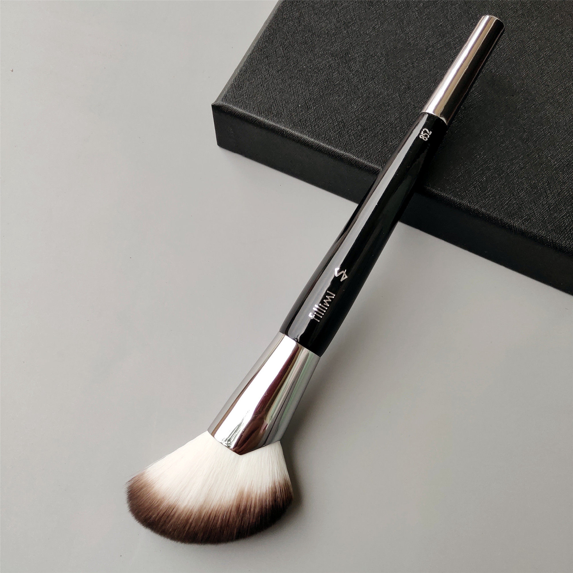 水蛋蛋推荐韩国fillim化妆刷s系列852蓬松弧形镰刀修容刷侧影刷