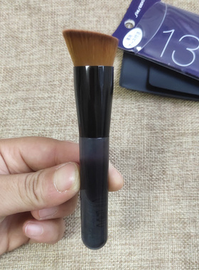 新手日本美妆推荐131斜角粉底刷