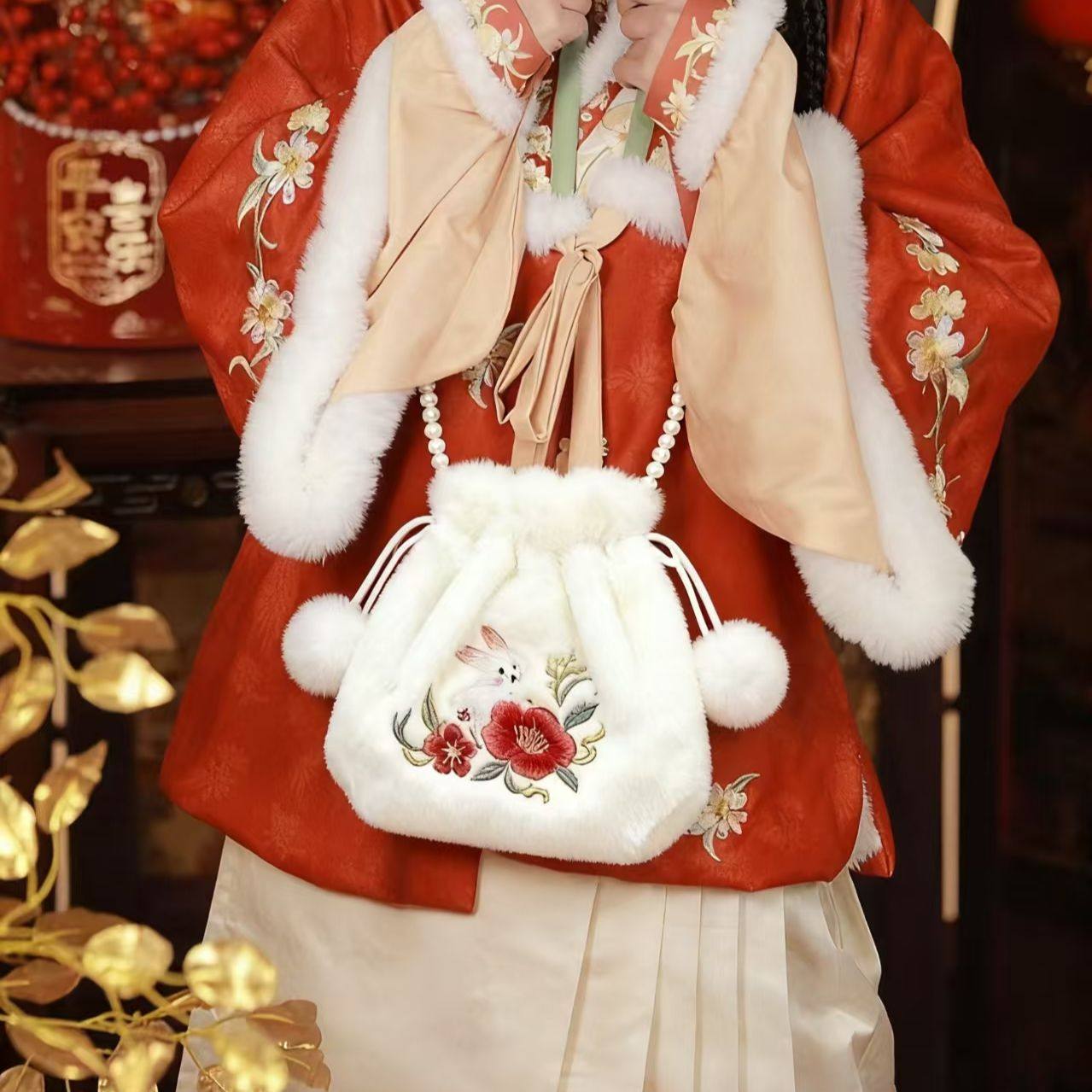 山茶兔国风汉服配饰包日常百搭包刺绣古风新款手提冬季毛绒斜跨包,模玩/动漫/周边/娃圈三坑/桌游,古风/国风配饰,淘宝优惠券,粉丝福利购,淘宝优惠卷