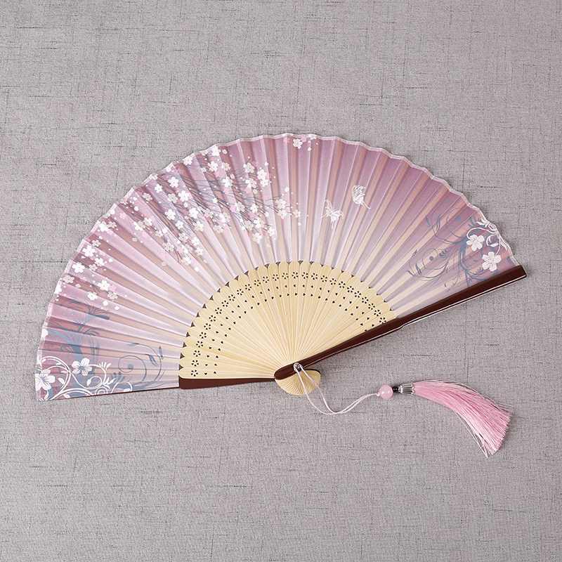 女士古风舞蹈表演扇子