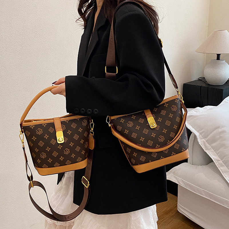 手提水桶包百搭单肩斜挎包手机包