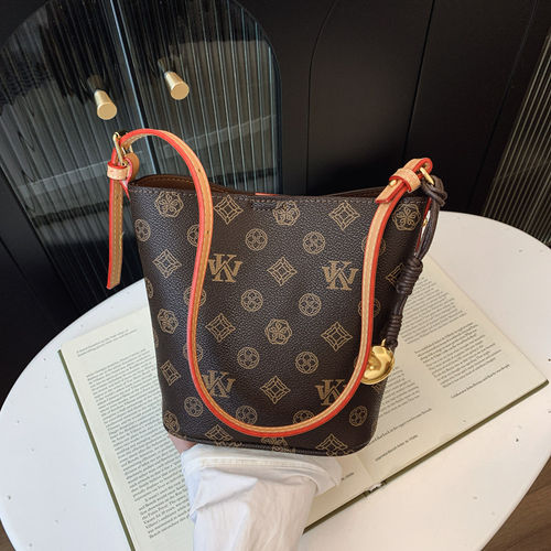 lv5&vv20今年流行水桶包女春季休闲时尚印花高级感百搭单肩斜挎包