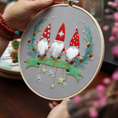 新款圣诞老人刺绣diy挂画手工创意摆件鲁绣简单麋鹿雪人材料包