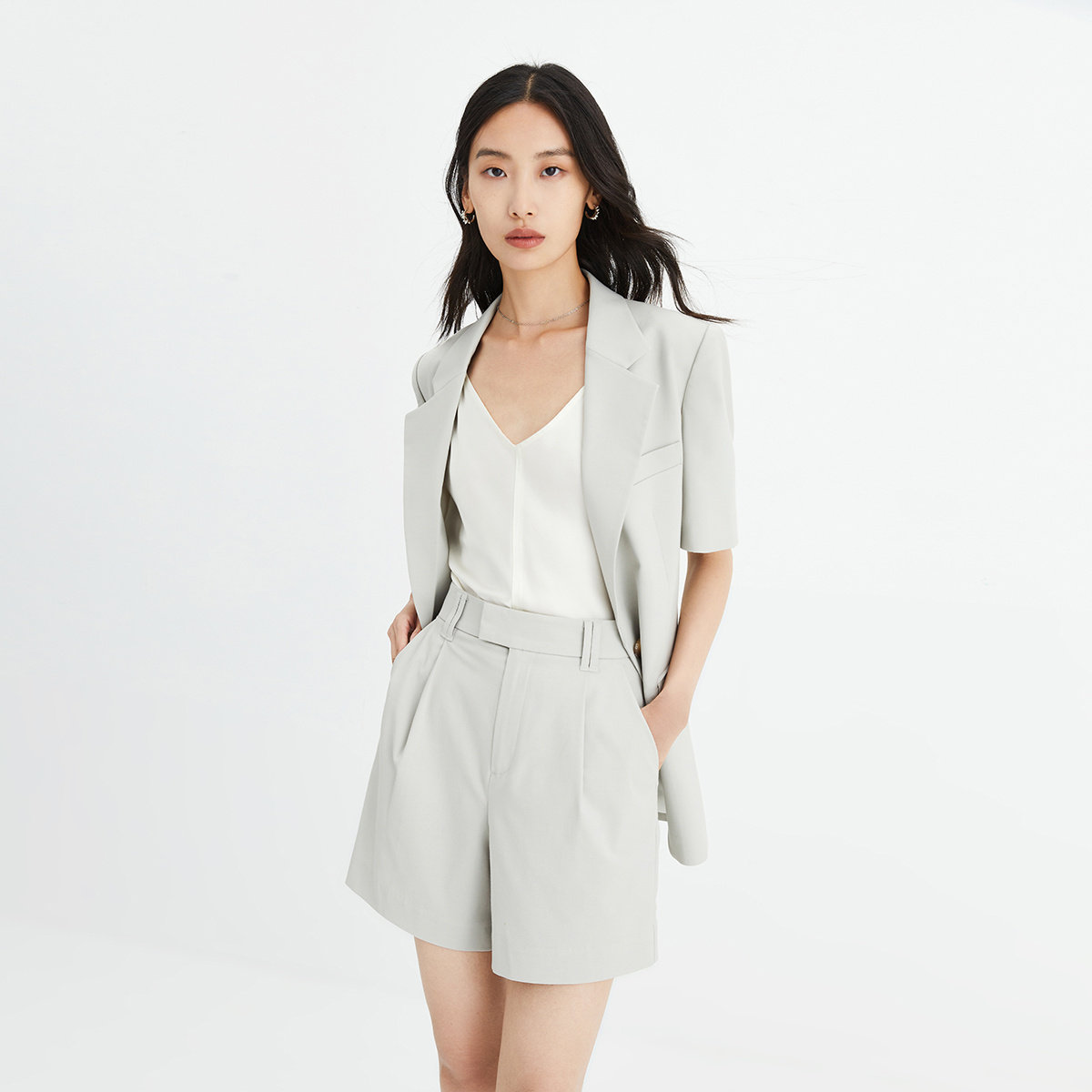 【商场同款】LILY秋新款女装时尚通勤显瘦休闲西装短裤小个子