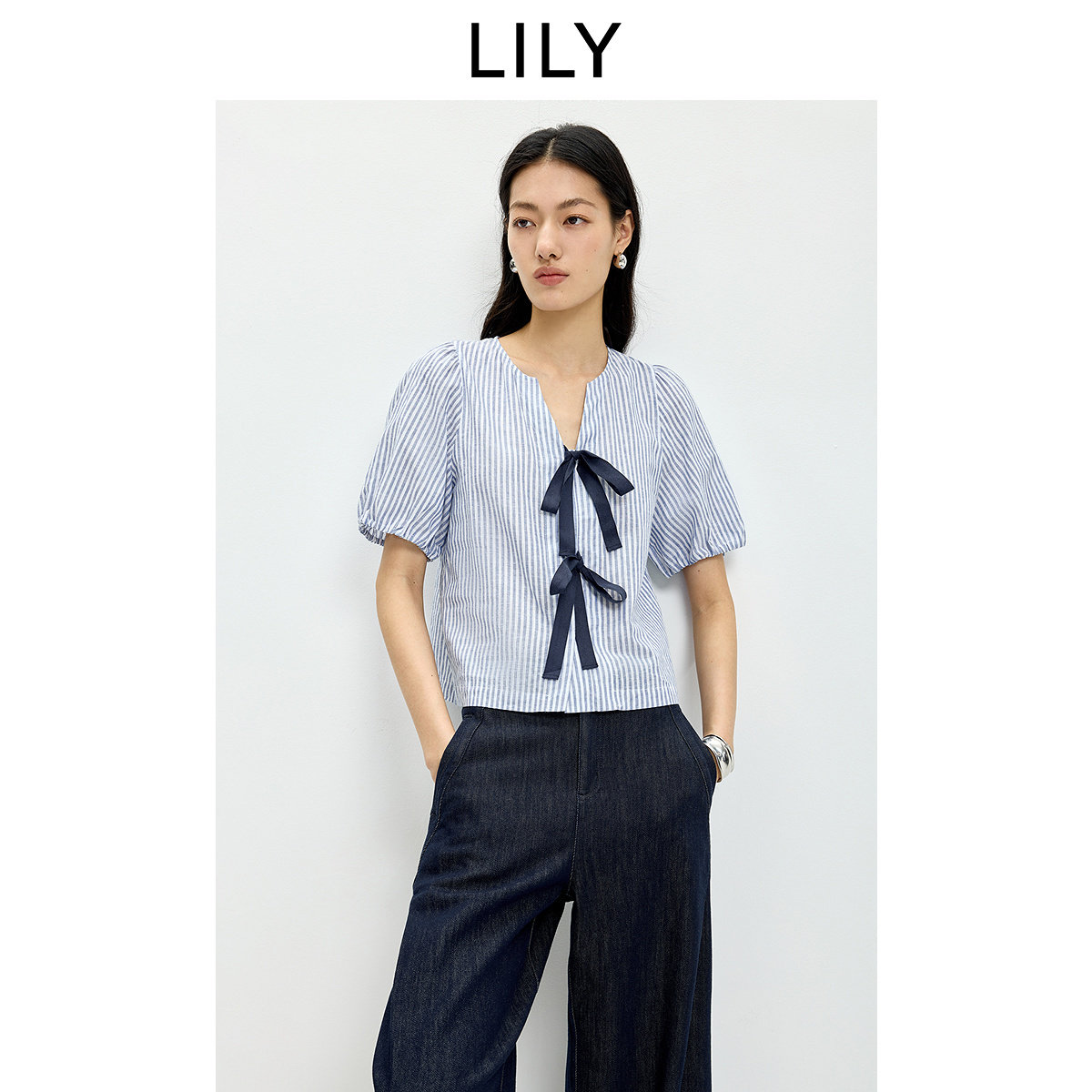 LILY2026夏新款女装棉麻混纺法式V领条纹蝴蝶结气质通勤短袖衬衫