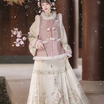 明制汉服女加绒比甲琵琶袖马面裙