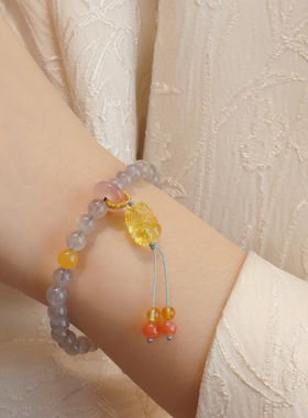 「星澜珀语」天然灰月光石手链小众设计蜜蜡貔貅南红手串好运礼物