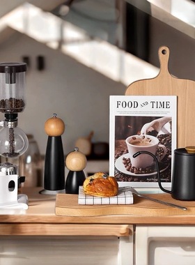 简约现代样板间厨房摆件真面包咖啡杯菜板托盘组合软装饰品道具