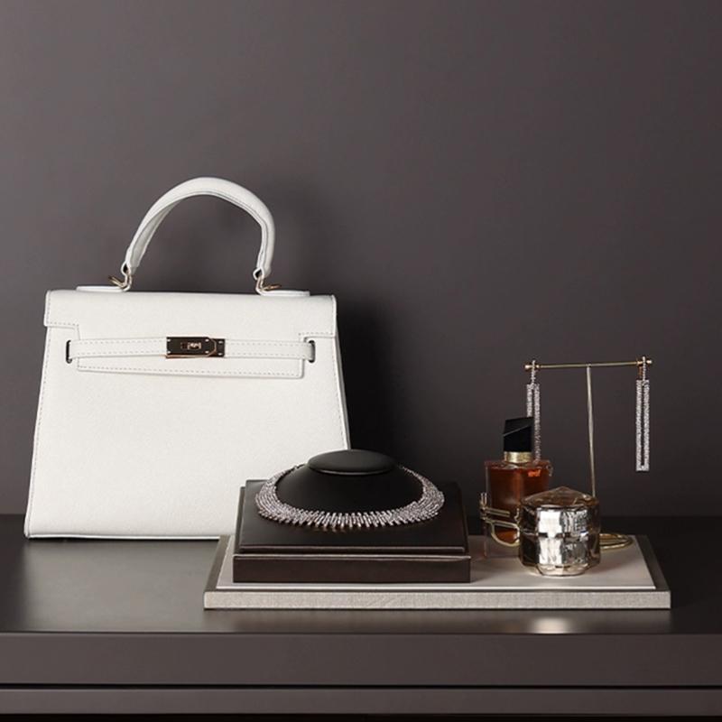 样板间衣帽间软装饰品轻奢现代