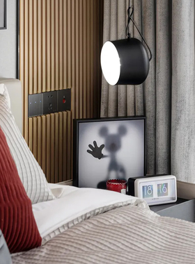 现代样板间儿童房床头柜书桌面米奇公仔摆件装饰画时钟组合装饰品