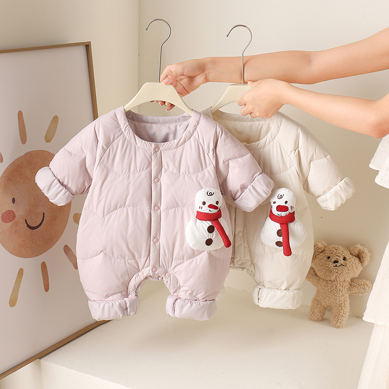 婴儿羽绒服连体衣冬装女宝宝衣服婴幼儿外出服白鸭绒轻薄秋冬外套