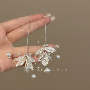 仙气温柔白色花朵流苏珍珠耳环高级感轻奢气质耳钩海边度假风耳饰