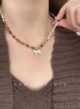 老钱风虎眼石金色小马串珠项链轻奢高级感贵气锁骨链复古小众颈链