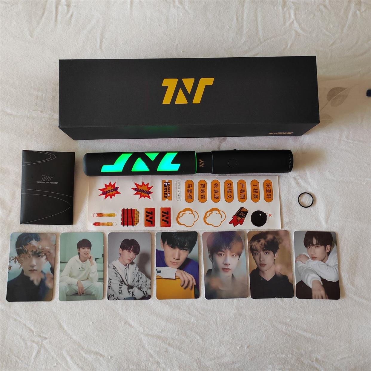 tnt少时代年团应援棒代少年团时荧光棒刘耀文宋亚轩团体荧光棒